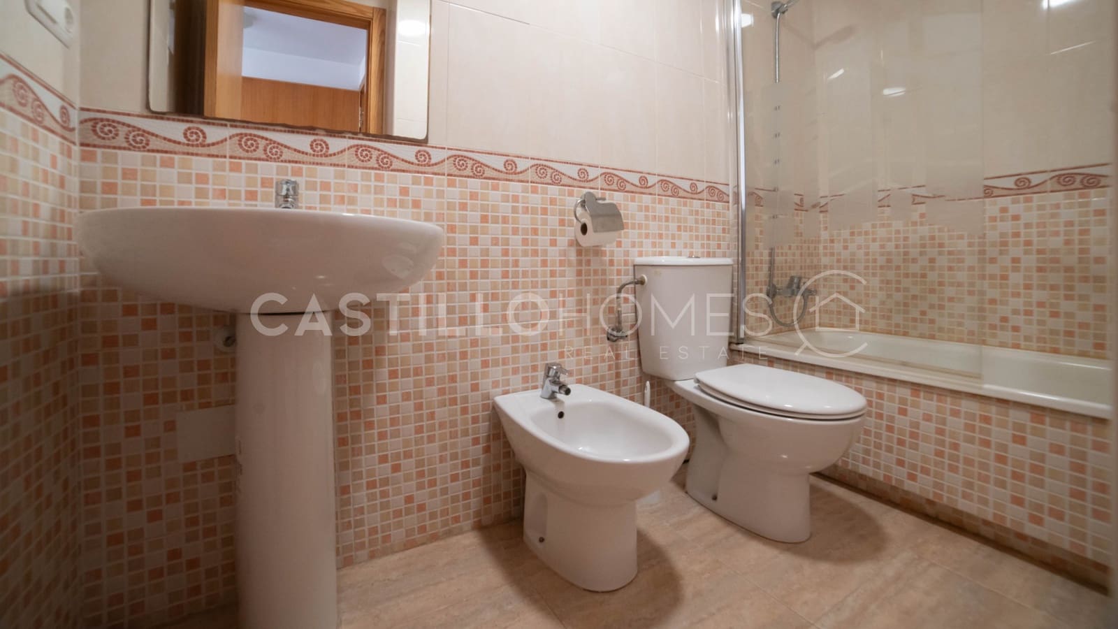 1 makuuhuone Huoneisto myytävänä paikassa Torrevieja mukana uima-altaan - 89 900 € (Ref: 9103800)