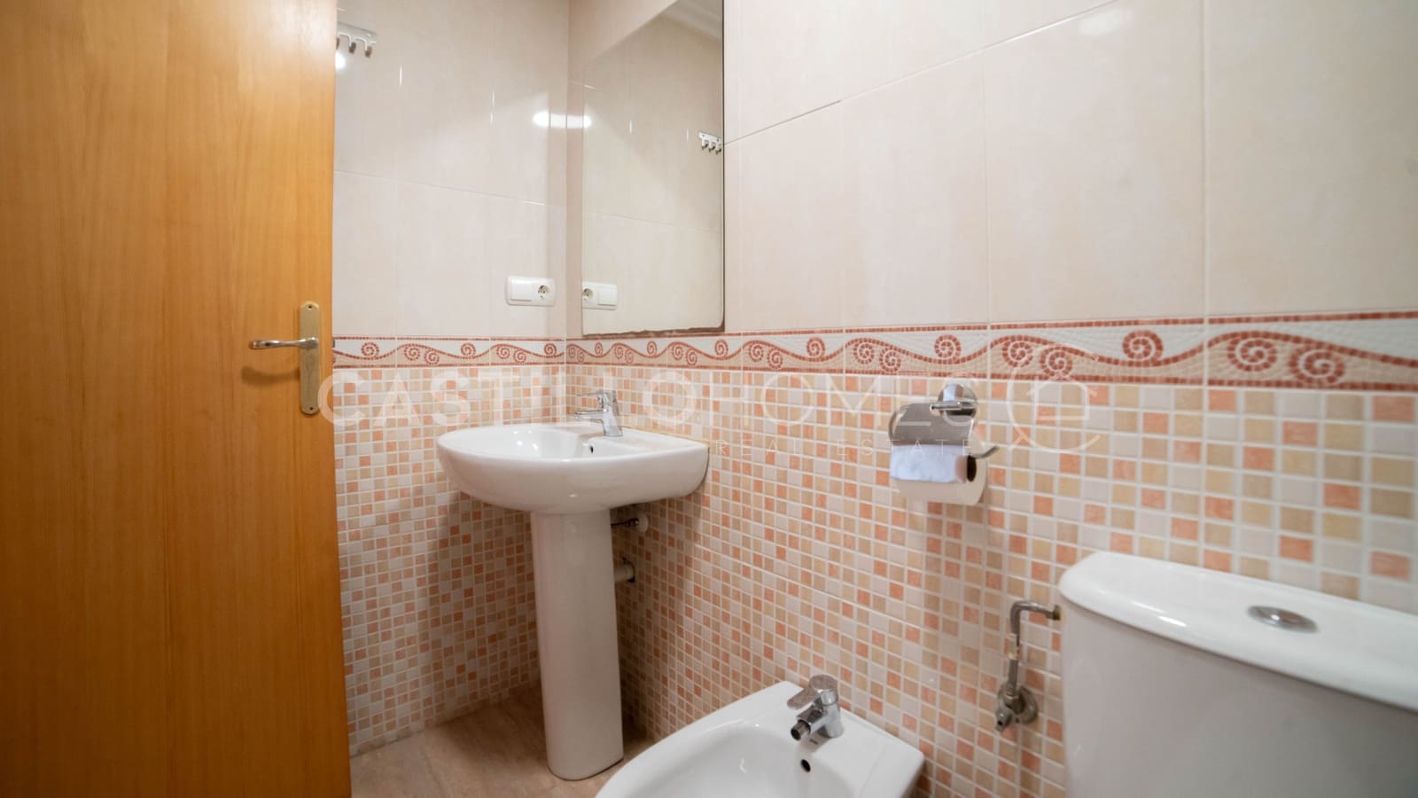 1 makuuhuone Huoneisto myytävänä paikassa Torrevieja mukana uima-altaan - 89 900 € (Ref: 9103800)