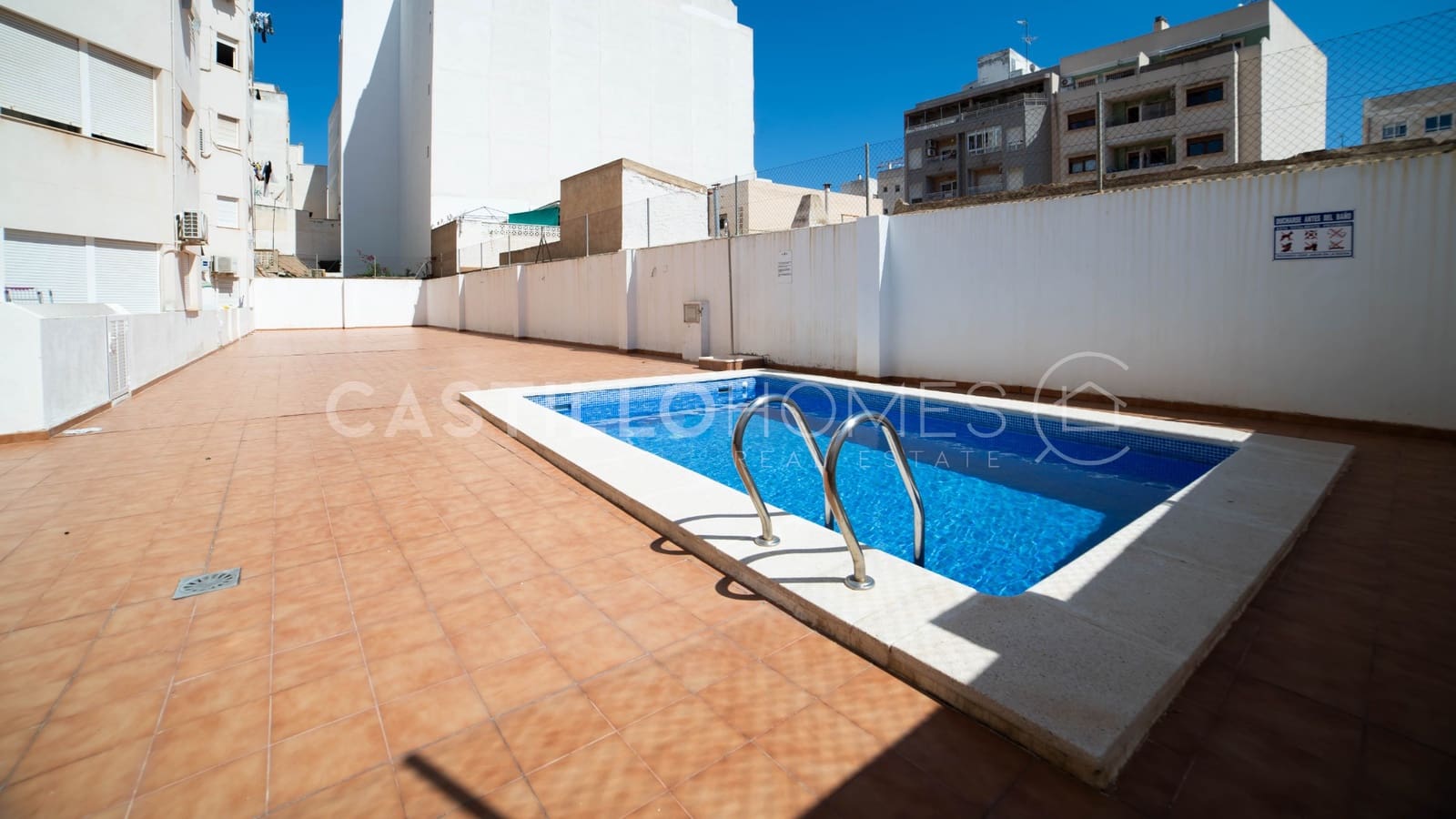 1 makuuhuone Huoneisto myytävänä paikassa Torrevieja mukana uima-altaan - 89 900 € (Ref: 9103800)