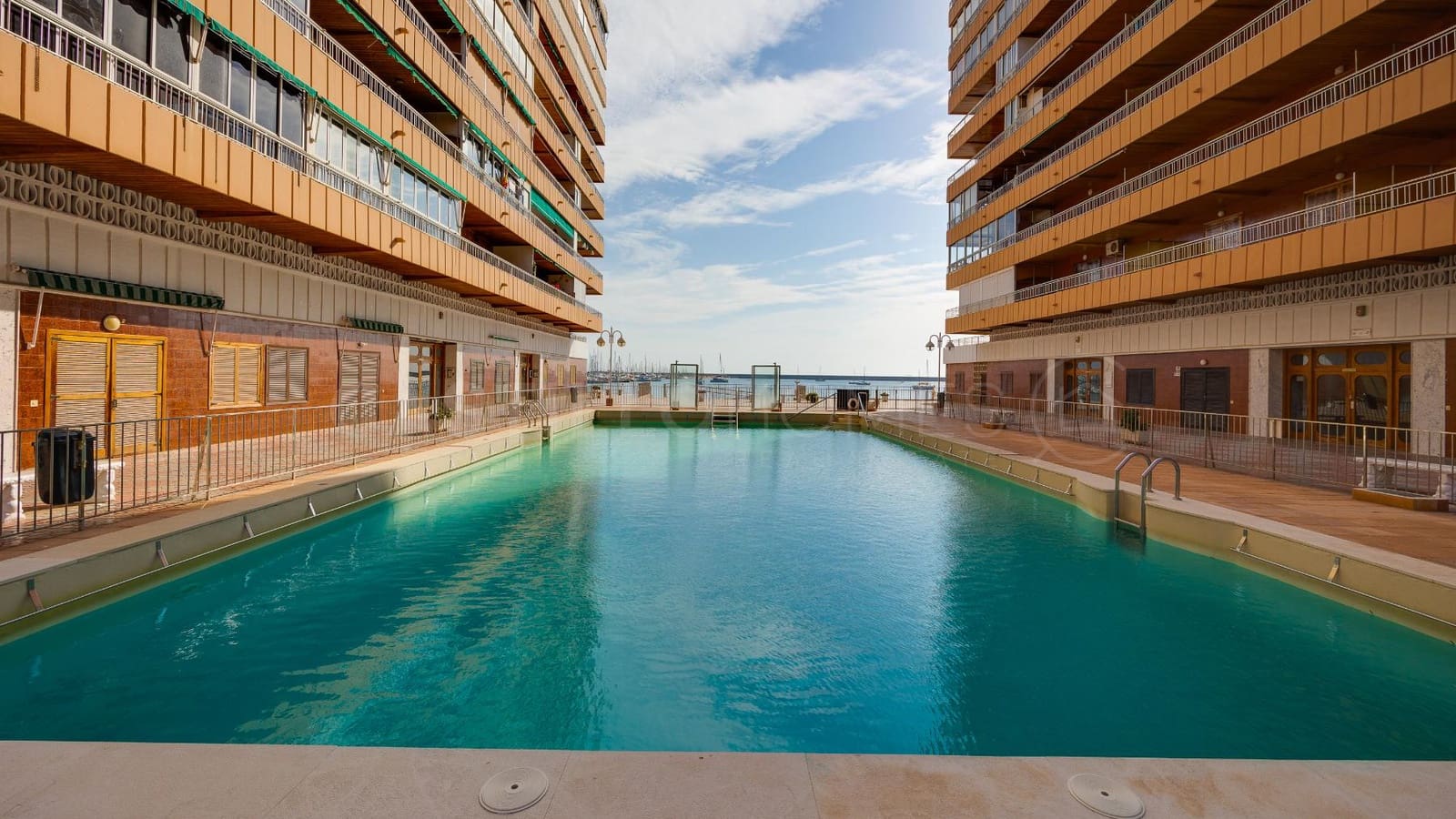 3 makuuhuone Huoneisto myytävänä paikassa Torrevieja - 349 000 € (Ref: 9114837)