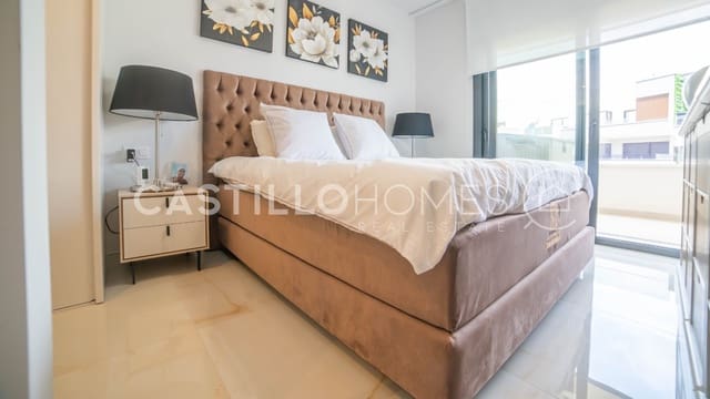 Apartamento de 3 habitaciones en Playa Flamenca, Orihuela en venta con piscina garaje - 499.000 € (Ref: 9118120)