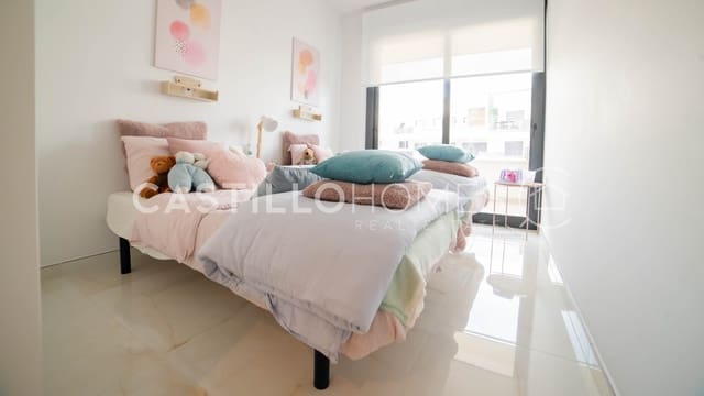 Apartamento de 3 habitaciones en Playa Flamenca, Orihuela en venta con piscina garaje - 499.000 € (Ref: 9118120)