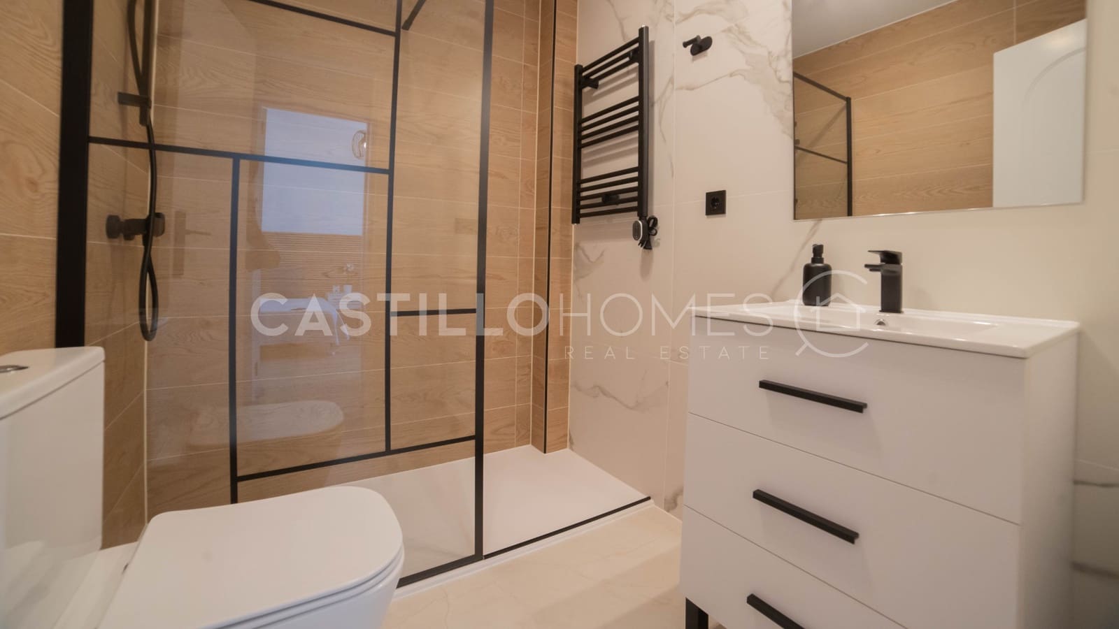 3 soverom Hus til salgs i Los Altos med svømmebasseng - € 288 000 (Ref: 9133173)