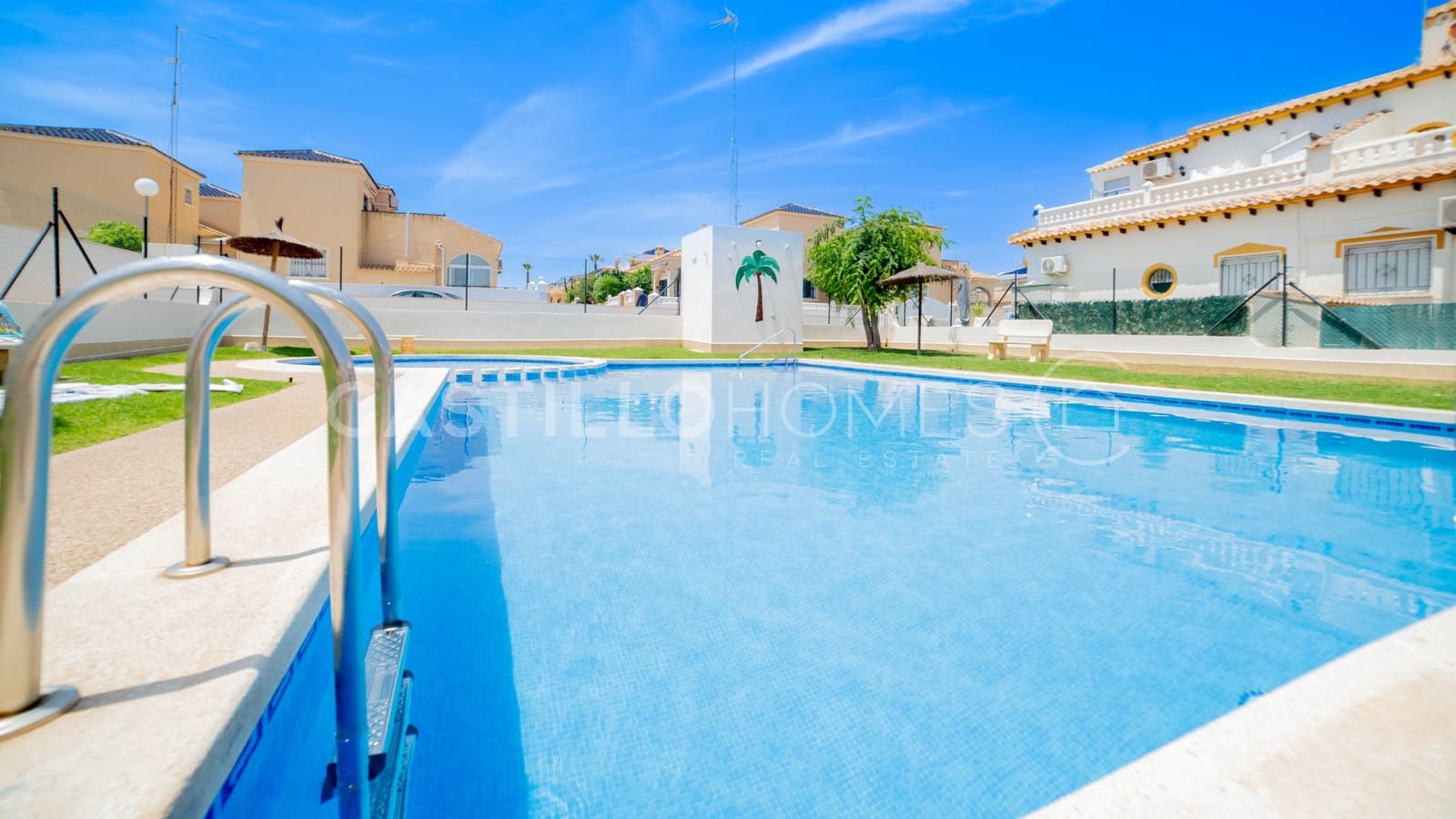 3 soverom Hus til salgs i Los Altos med svømmebasseng - € 288 000 (Ref: 9133173)