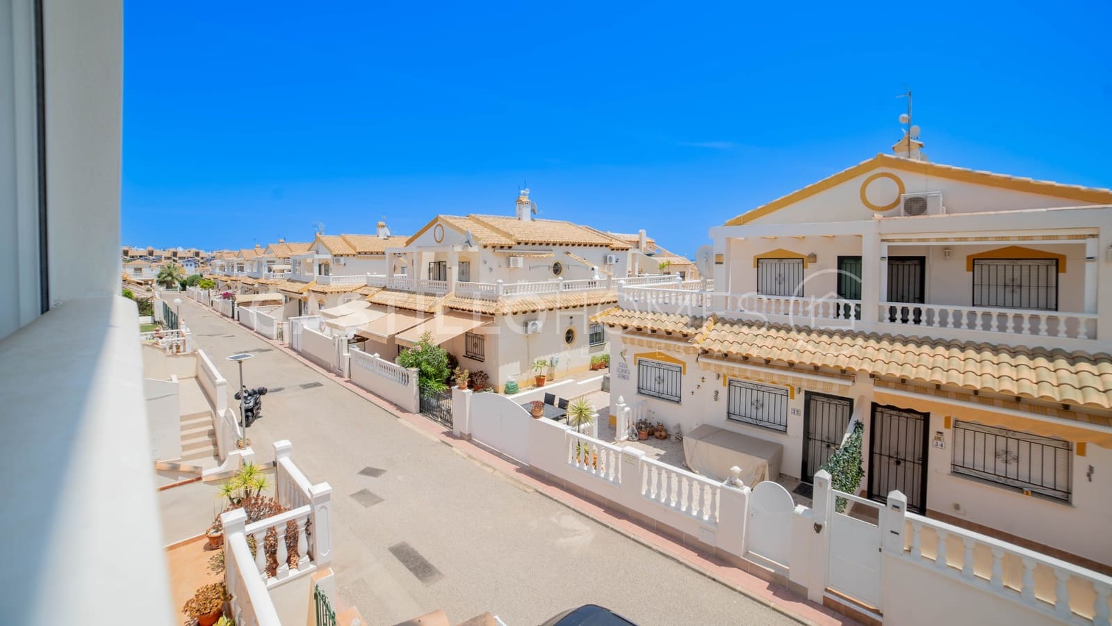 3 soverom Hus til salgs i Los Altos med svømmebasseng - € 288 000 (Ref: 9133173)