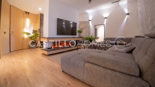 4 chambre Villa/Maison à vendre à El Chaparral, Torrevieja avec piscine garage - 590 000 € (Ref: 9133523)