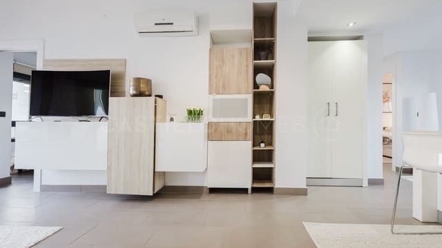 Ático de 2 habitaciones en Villamartin, Orihuela en venta con piscina - 365.000 € (Ref: 9142316)