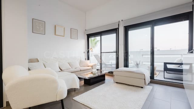 Ático de 2 habitaciones en Villamartin, Orihuela en venta con piscina - 365.000 € (Ref: 9142316)