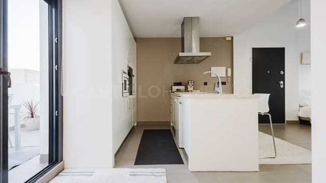 Ático de 2 habitaciones en Villamartin, Orihuela en venta con piscina - 365.000 € (Ref: 9142316)