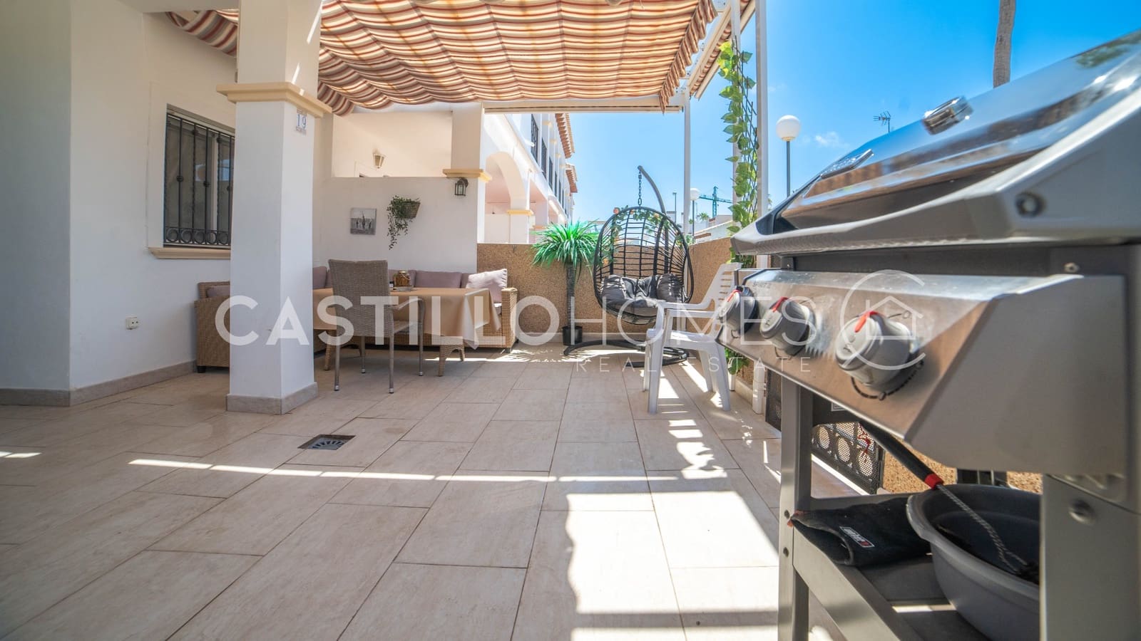 2 soverom Bungalow til salgs i Orihuela Costa med svømmebasseng garasje - € 169 000 (Ref: 9156057)