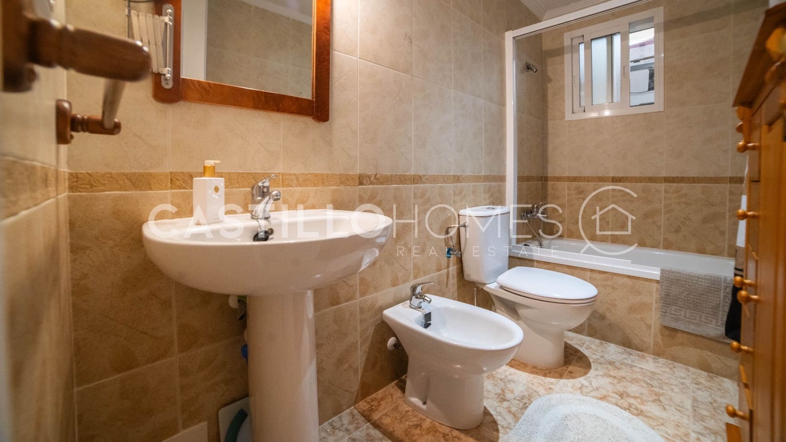 2 soverom Bungalow til salgs i Orihuela Costa med svømmebasseng garasje - € 169 000 (Ref: 9156057)