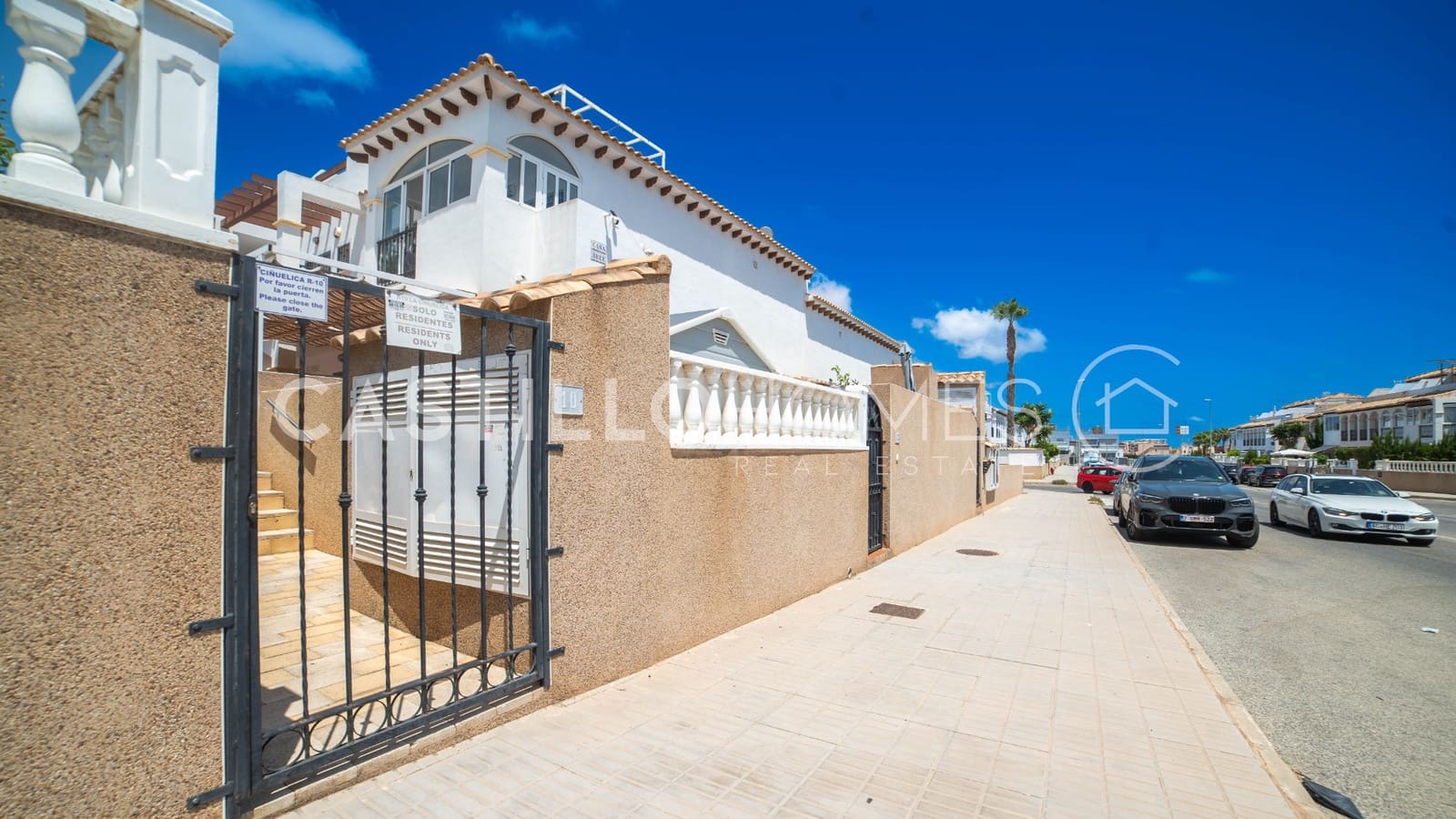 2 soverom Bungalow til salgs i Orihuela Costa med svømmebasseng garasje - € 169 000 (Ref: 9156057)