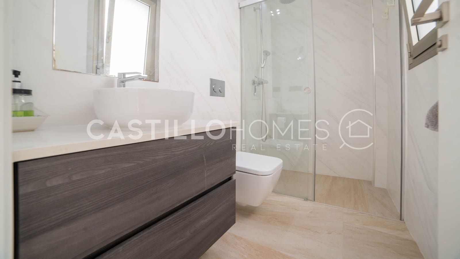 4 soverom Villa til salgs i Filipinas med svømmebasseng - € 499 900 (Ref: 9253980)