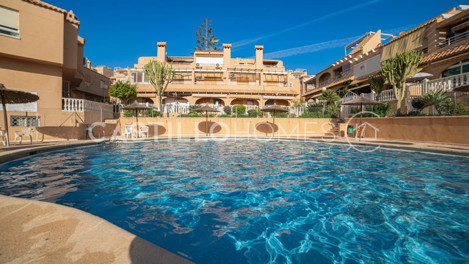 Apartamento de 2 habitaciones en La Mata en venta con piscina - 359.900 € (Ref: 9263843)