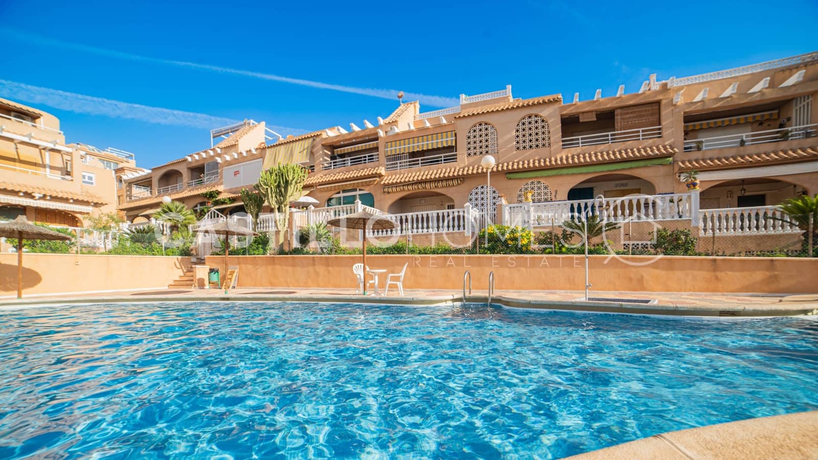 Apartamento de 2 habitaciones en La Mata en venta con piscina - 359.900 € (Ref: 9263843)