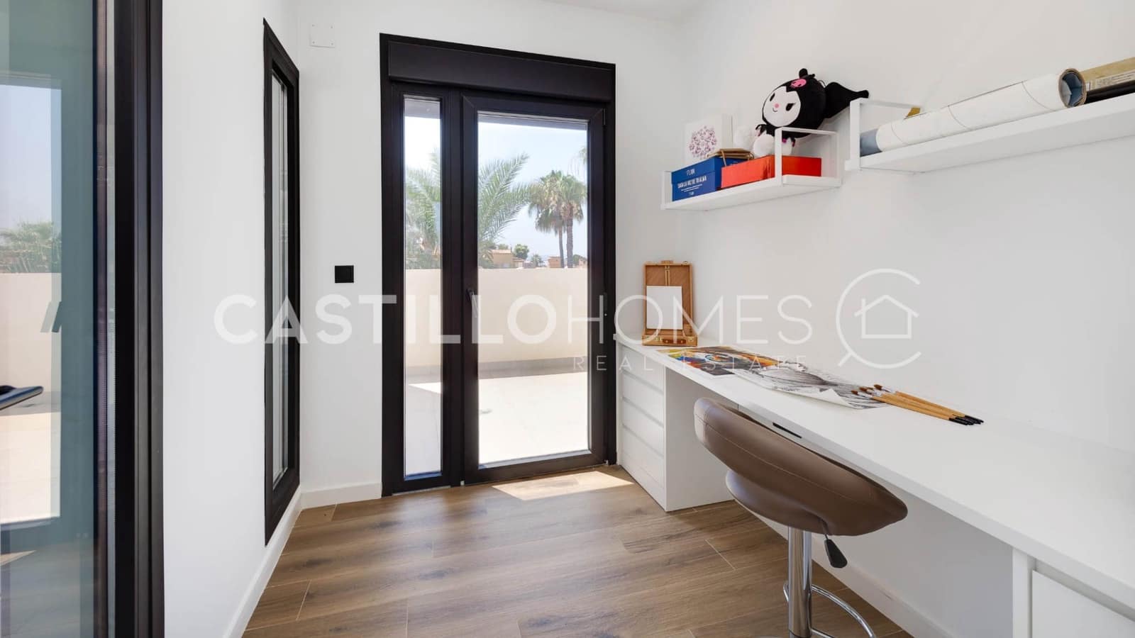 5 bedroom Villa for sale in Torrevieja with pool - € 1,250,000 (Ref: 9307162)