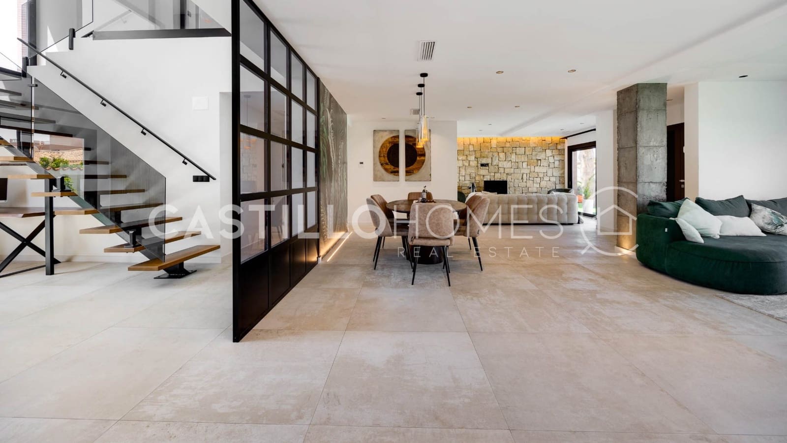 5 bedroom Villa for sale in Torrevieja with pool - € 1,250,000 (Ref: 9307162)