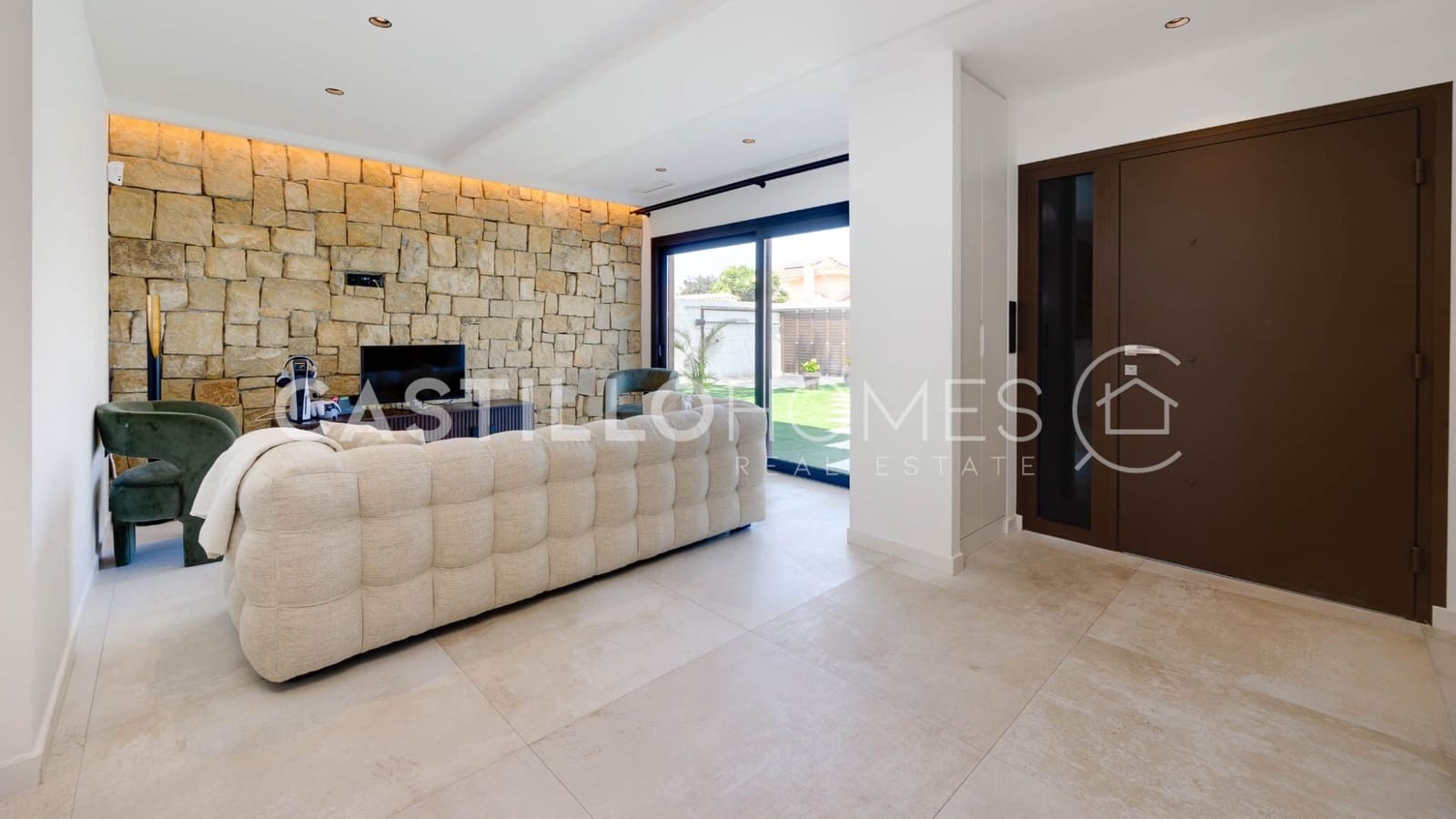 5 bedroom Villa for sale in Torrevieja with pool - € 1,250,000 (Ref: 9307162)