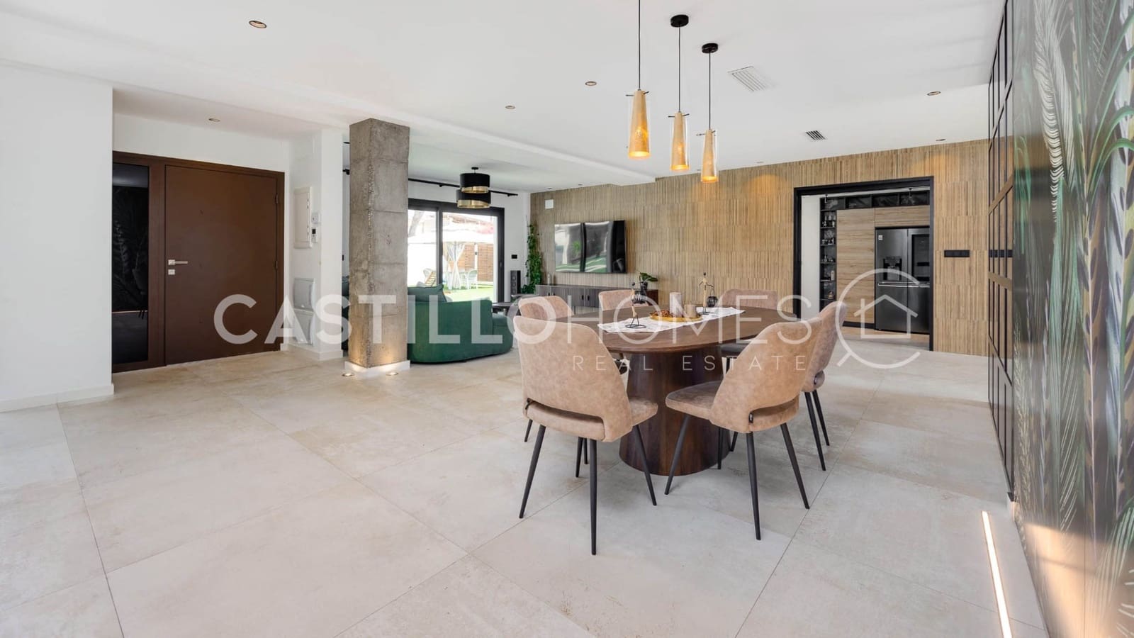 5 bedroom Villa for sale in Torrevieja with pool - € 1,250,000 (Ref: 9307162)