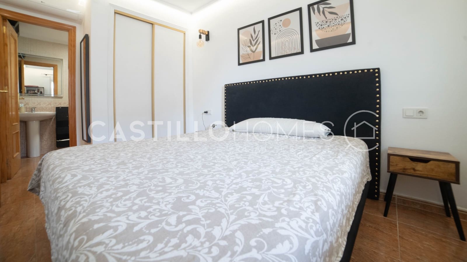 3 bedroom Apartment for sale in Torrevieja with pool - € 199,900 (Ref: 9319901)