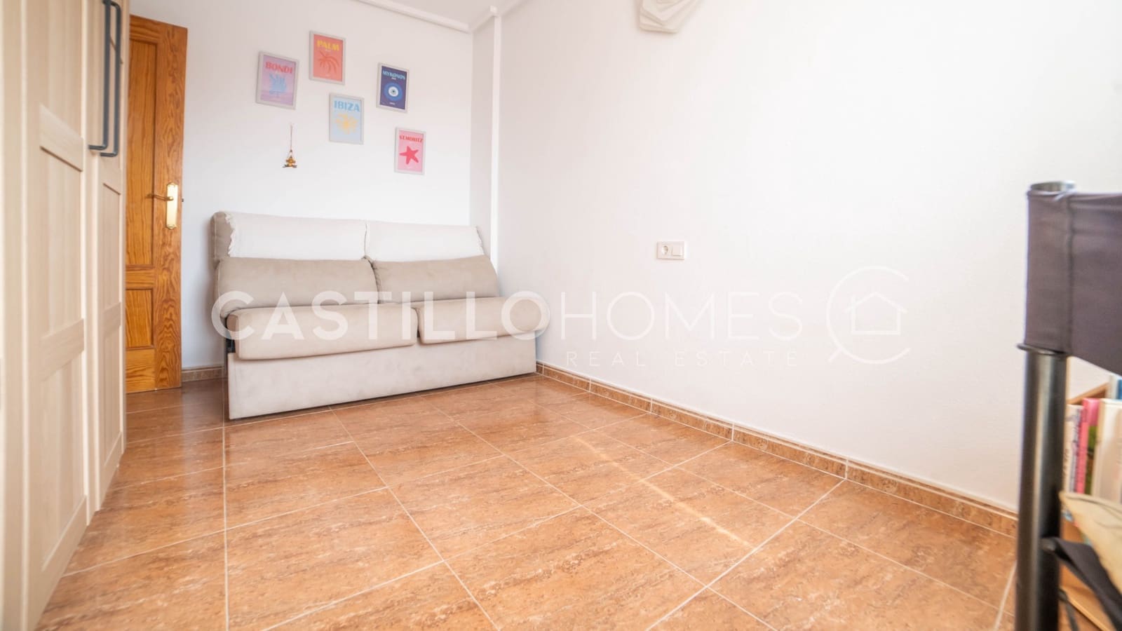 3 bedroom Apartment for sale in Torrevieja with pool - € 199,900 (Ref: 9319901)