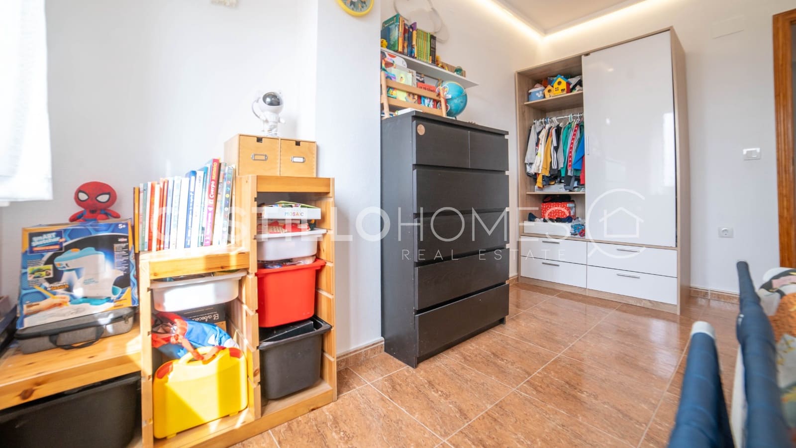 3 bedroom Apartment for sale in Torrevieja with pool - € 199,900 (Ref: 9319901)