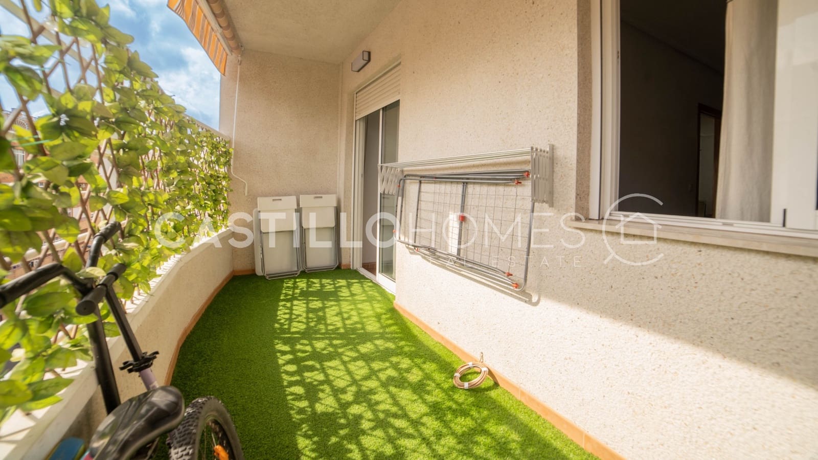 3 bedroom Apartment for sale in Torrevieja with pool - € 199,900 (Ref: 9319901)