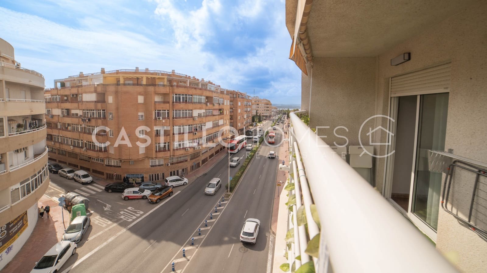 3 bedroom Apartment for sale in Torrevieja with pool - € 199,900 (Ref: 9319901)