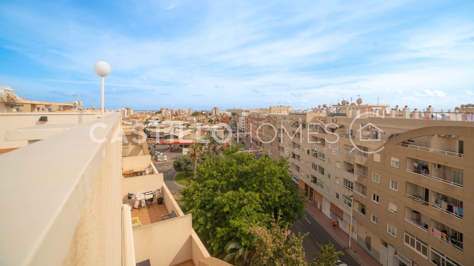 3 bedroom Apartment for sale in Torrevieja with pool - € 199,900 (Ref: 9319901)
