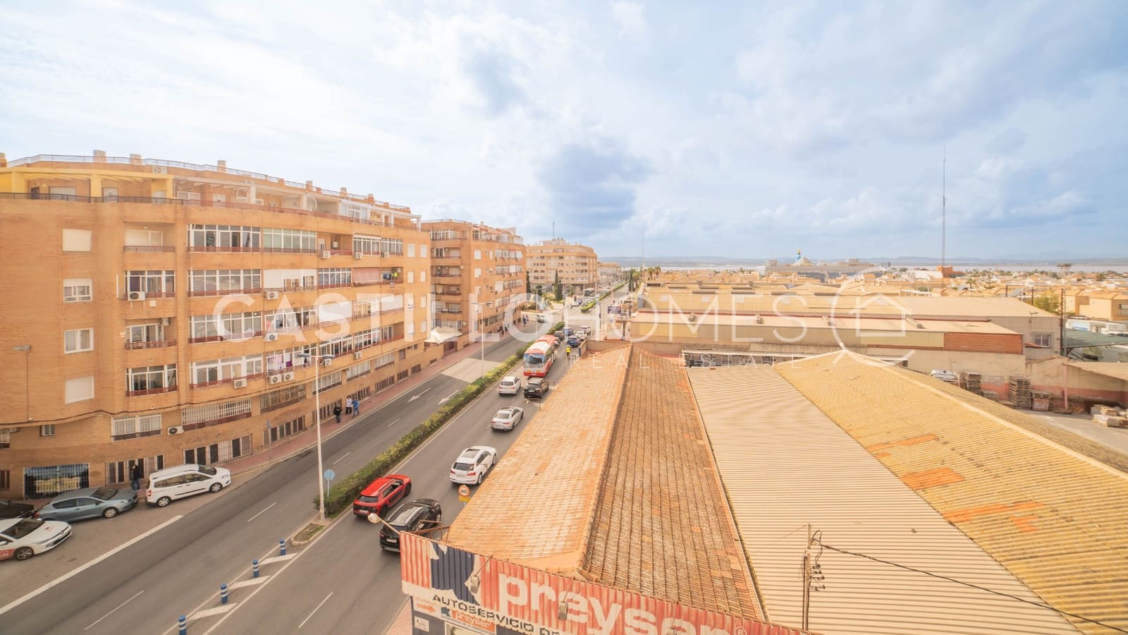 3 bedroom Apartment for sale in Torrevieja with pool - € 199,900 (Ref: 9319901)