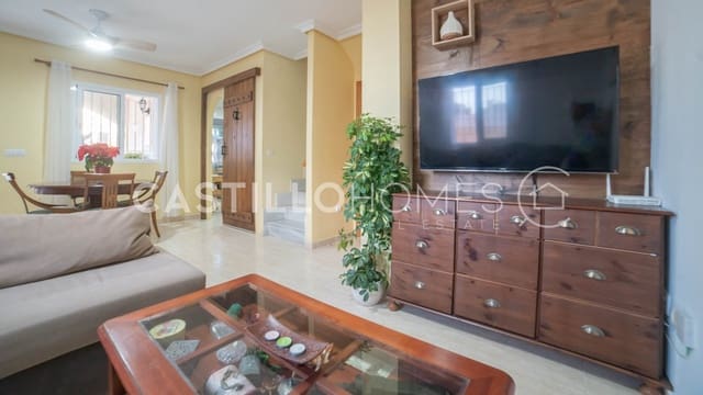 2 makuuhuone Omakotitalo myytävänä paikassa La Zenia, Orihuela mukana uima-altaan - 265 000 € (Ref: 9336961)