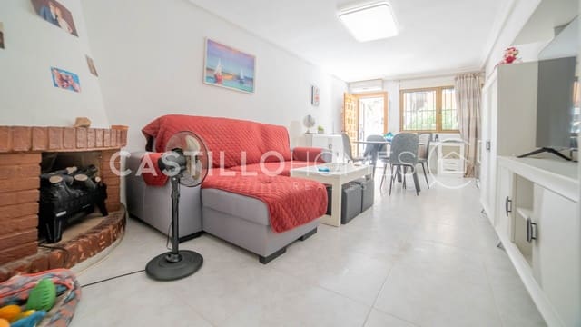 Casa de 2 habitaciones en Los Europeos, Torrevieja en venta - 165.000 € (Ref: 9340126)