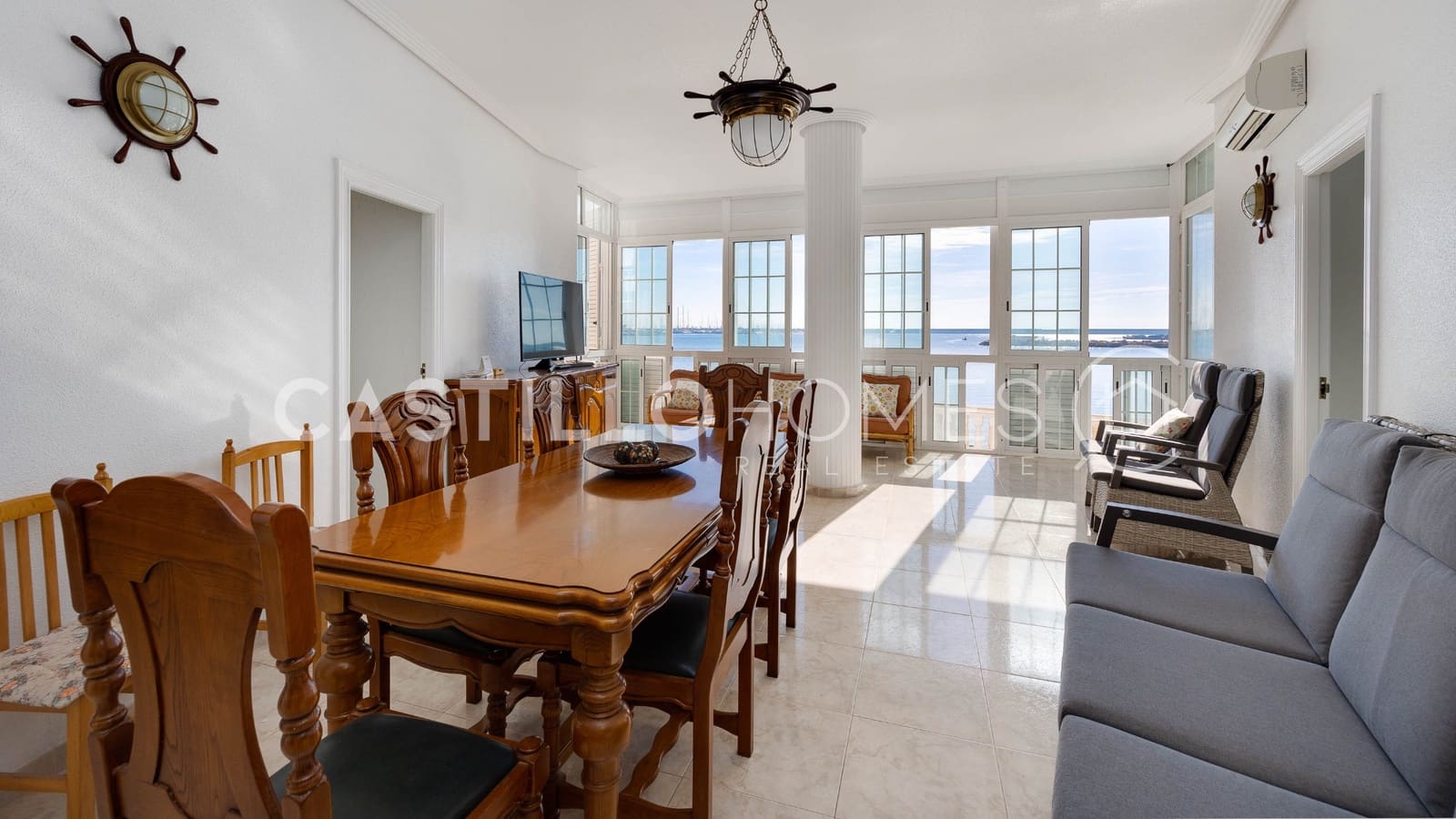 4 makuuhuone Huoneisto myytävänä paikassa Torrevieja mukana 
autotalli - 389 500 € (Ref: 9354548)