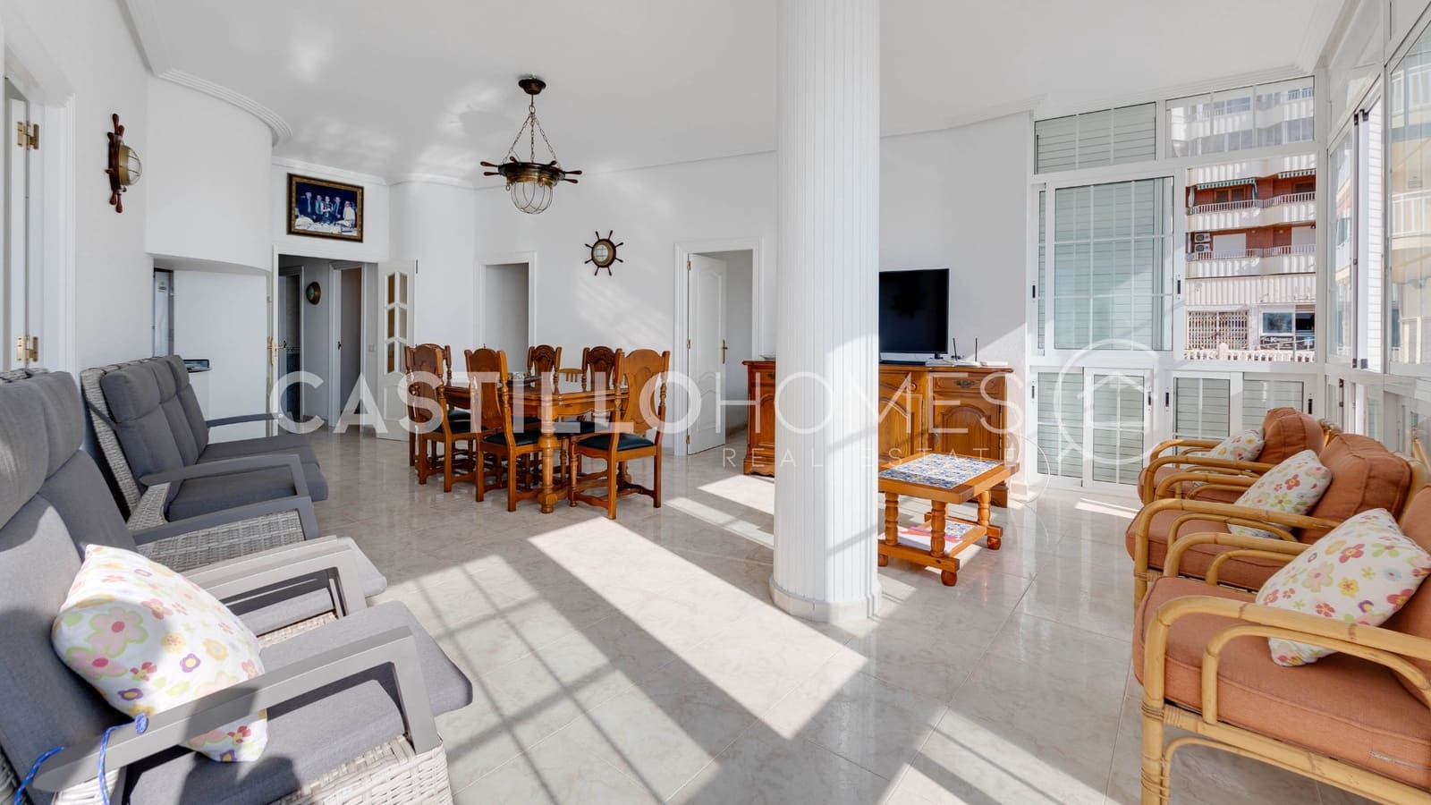 4 makuuhuone Huoneisto myytävänä paikassa Torrevieja mukana 
autotalli - 389 500 € (Ref: 9354548)