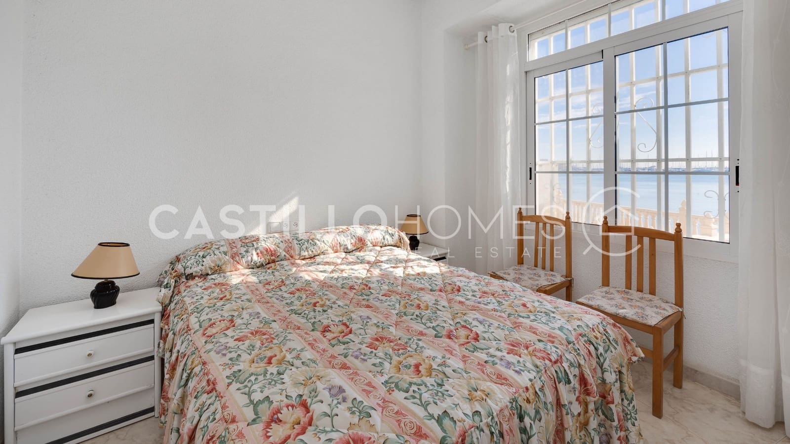 4 makuuhuone Huoneisto myytävänä paikassa Torrevieja mukana 
autotalli - 389 500 € (Ref: 9354548)