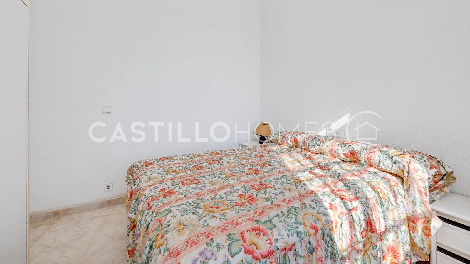 4 makuuhuone Huoneisto myytävänä paikassa Torrevieja mukana 
autotalli - 389 500 € (Ref: 9354548)