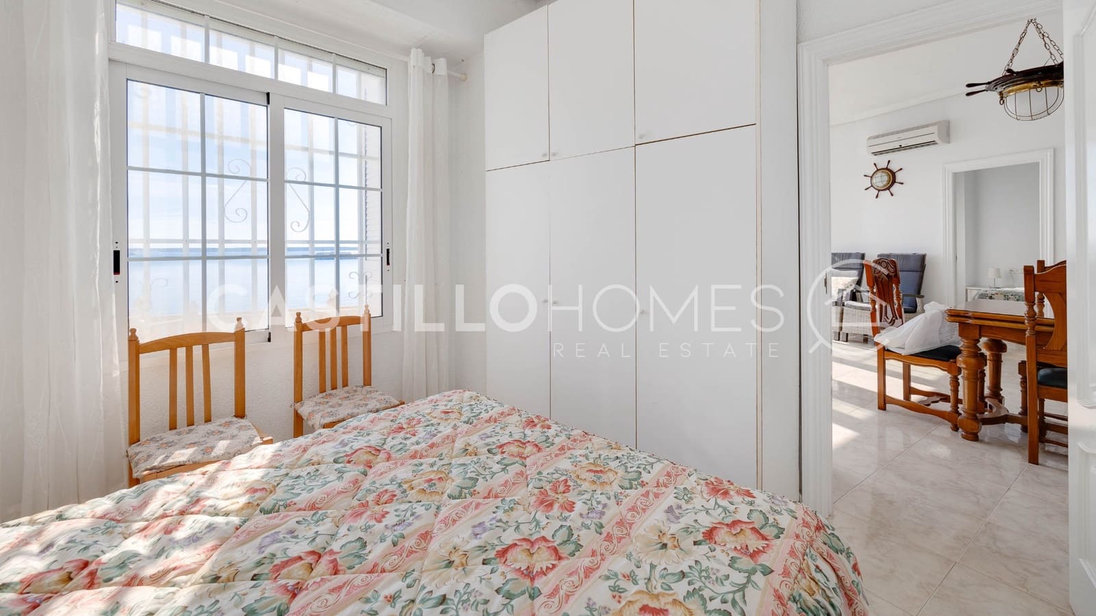 4 makuuhuone Huoneisto myytävänä paikassa Torrevieja mukana 
autotalli - 389 500 € (Ref: 9354548)