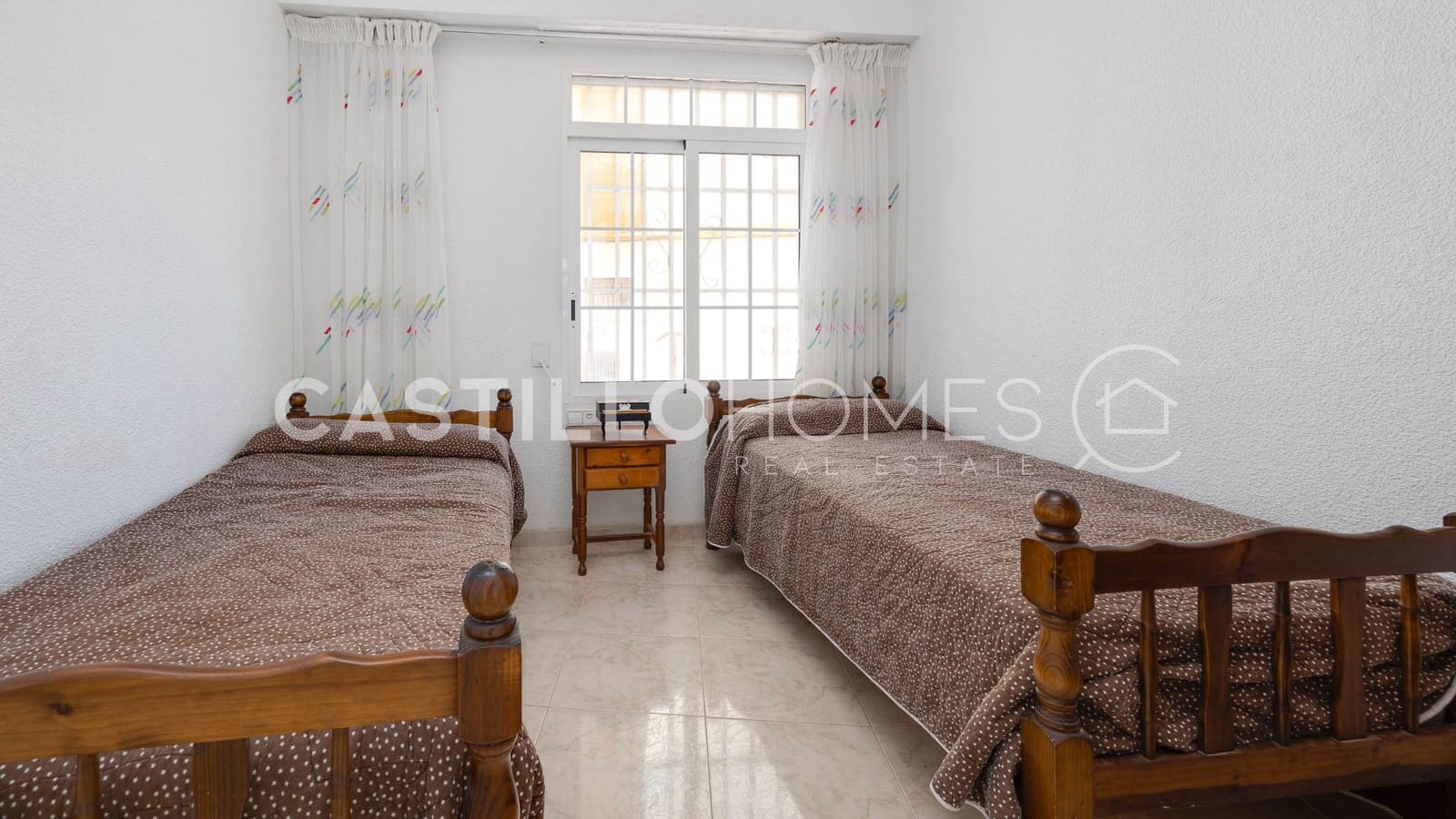 4 makuuhuone Huoneisto myytävänä paikassa Torrevieja mukana 
autotalli - 389 500 € (Ref: 9354548)