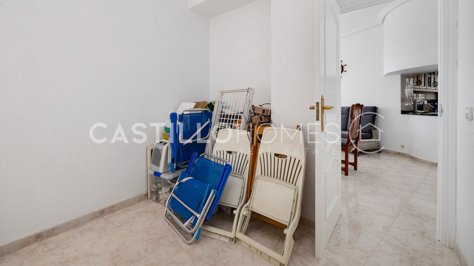 4 makuuhuone Huoneisto myytävänä paikassa Torrevieja mukana 
autotalli - 389 500 € (Ref: 9354548)