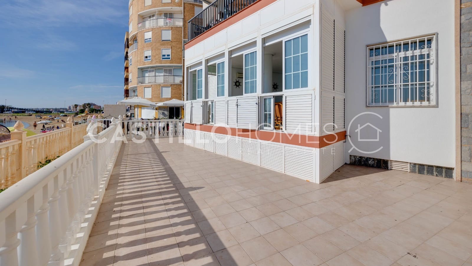 4 makuuhuone Huoneisto myytävänä paikassa Torrevieja mukana 
autotalli - 389 500 € (Ref: 9354548)