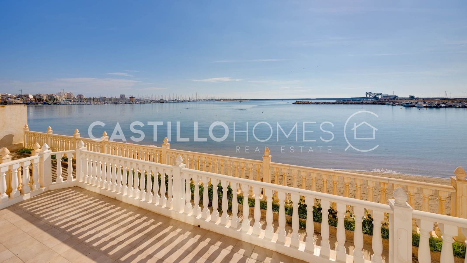 4 makuuhuone Huoneisto myytävänä paikassa Torrevieja mukana 
autotalli - 389 500 € (Ref: 9354548)