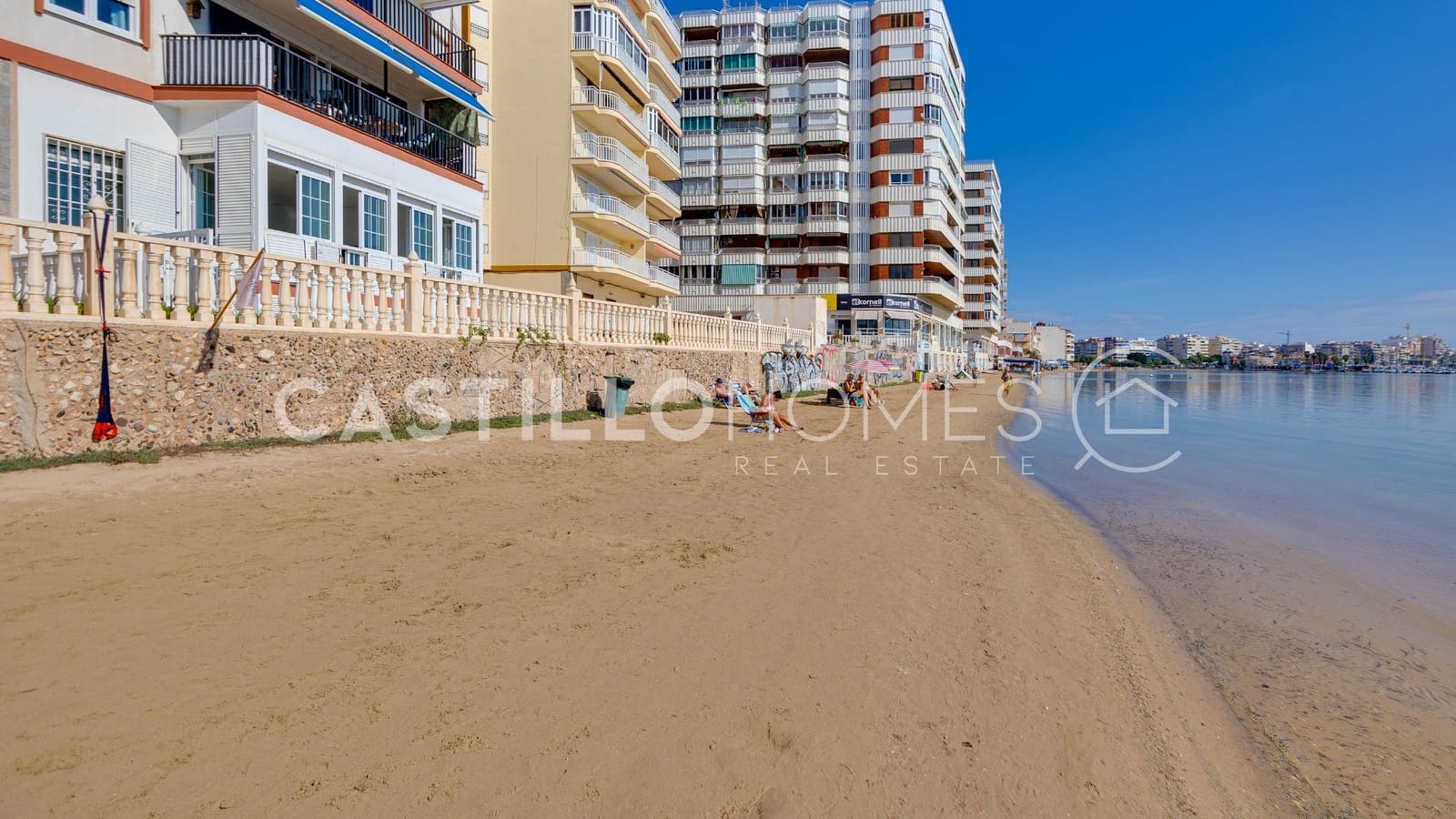 4 makuuhuone Huoneisto myytävänä paikassa Torrevieja mukana 
autotalli - 389 500 € (Ref: 9354548)