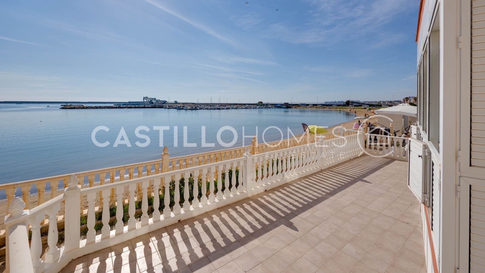 4 makuuhuone Huoneisto myytävänä paikassa Torrevieja mukana 
autotalli - 389 500 € (Ref: 9354548)