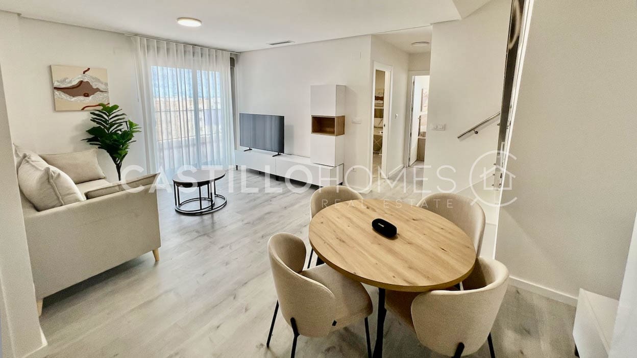 3 chambre Penthouse à vendre à Villamartin avec piscine garage - 380 000 € (Ref: 9363378)