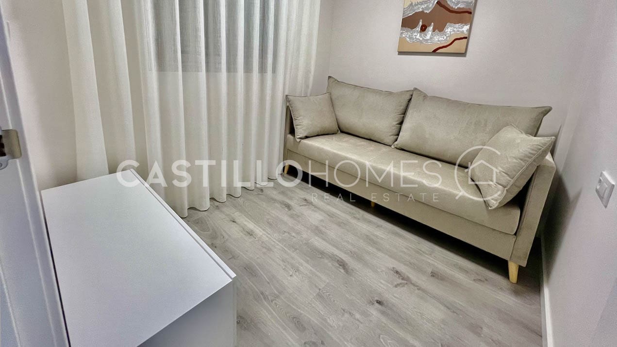 3 chambre Penthouse à vendre à Villamartin avec piscine garage - 380 000 € (Ref: 9363378)