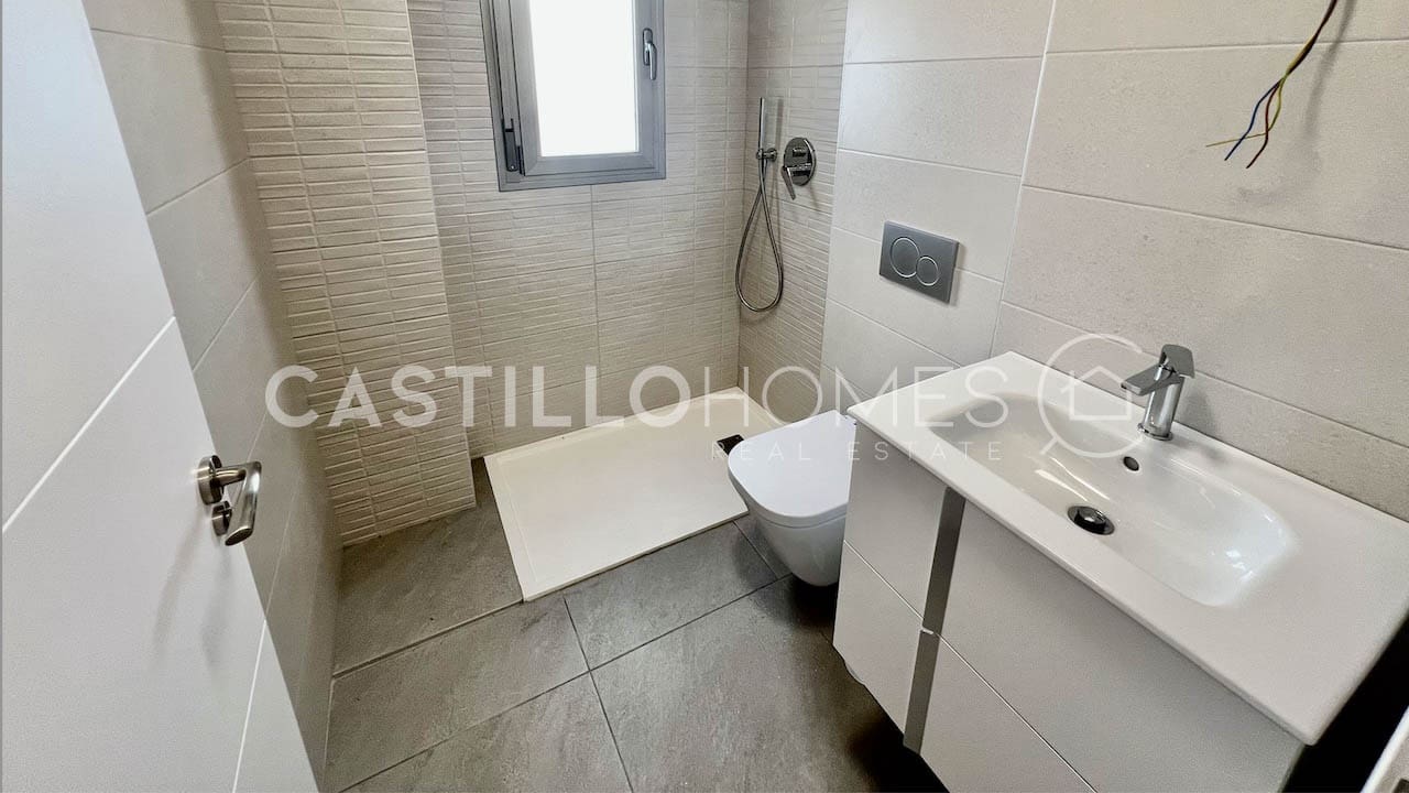 3 chambre Penthouse à vendre à Villamartin avec piscine garage - 380 000 € (Ref: 9363378)