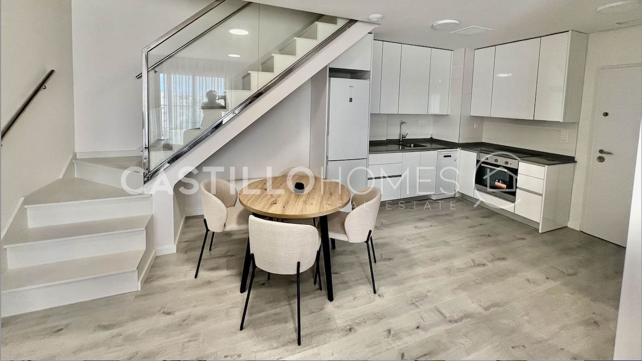 3 chambre Penthouse à vendre à Villamartin avec piscine garage - 380 000 € (Ref: 9363378)