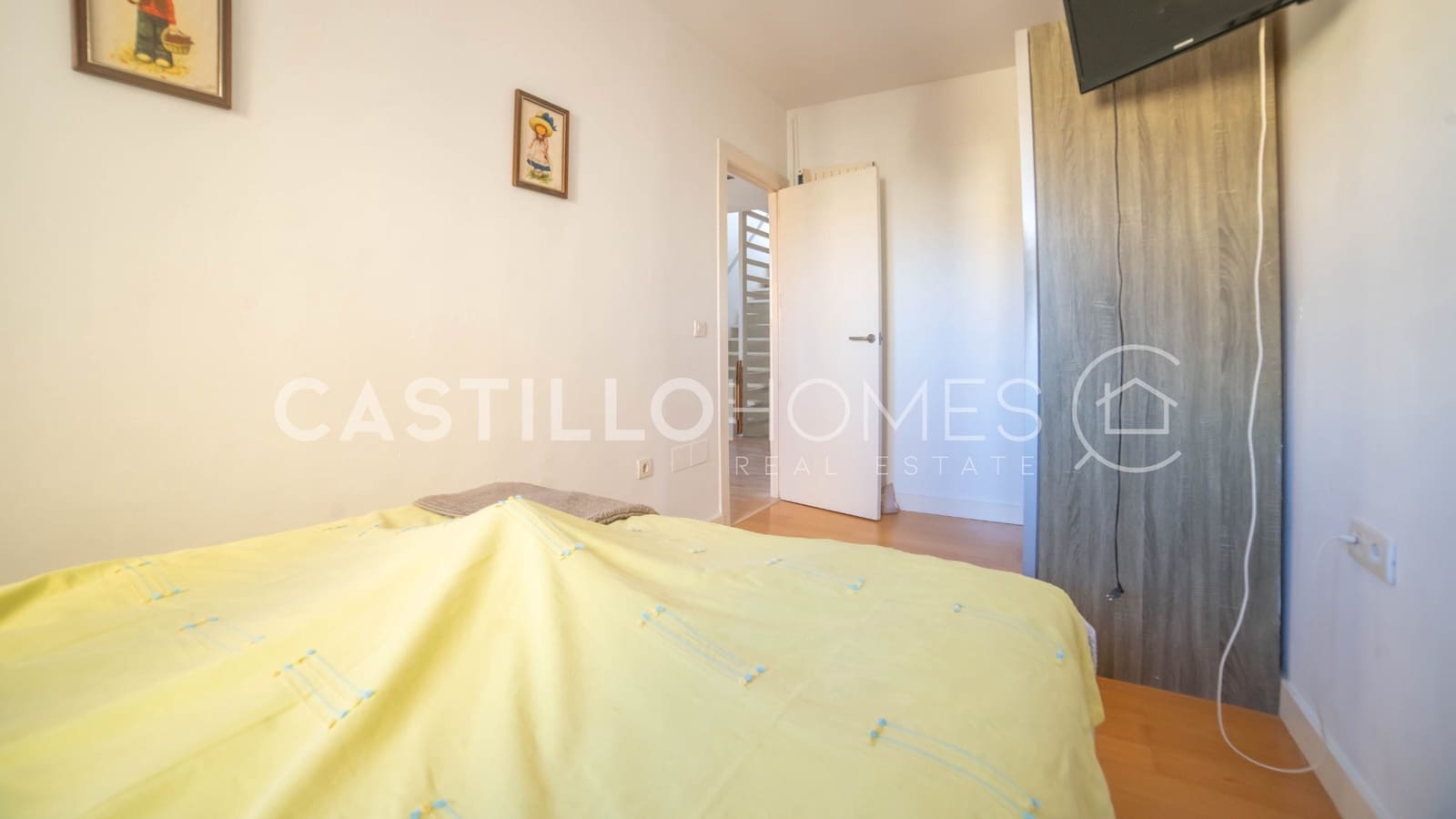 4 bedroom Townhouse for sale in La Veleta with garage - € 449,900 (Ref: 9383905)