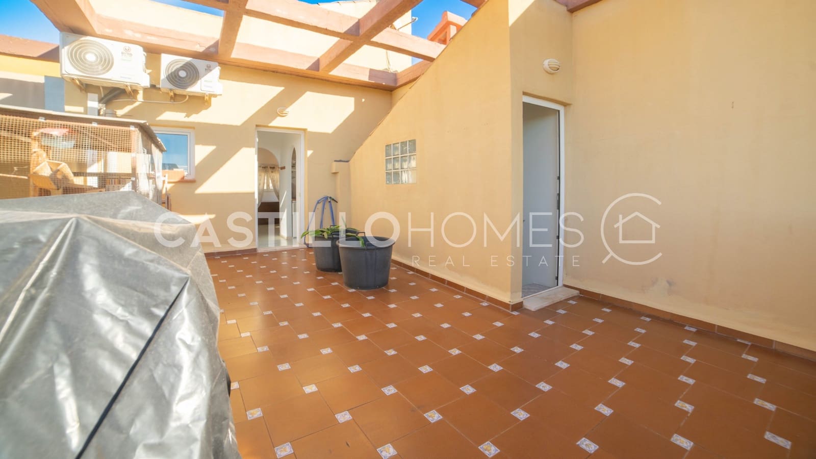 4 bedroom Townhouse for sale in La Veleta with garage - € 449,900 (Ref: 9383905)