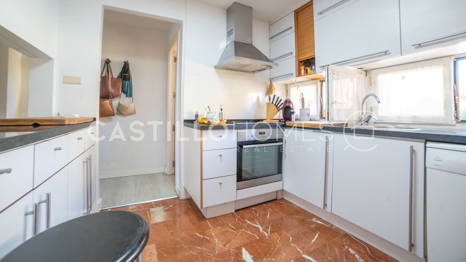 4 bedroom Townhouse for sale in La Veleta with garage - € 449,900 (Ref: 9383905)